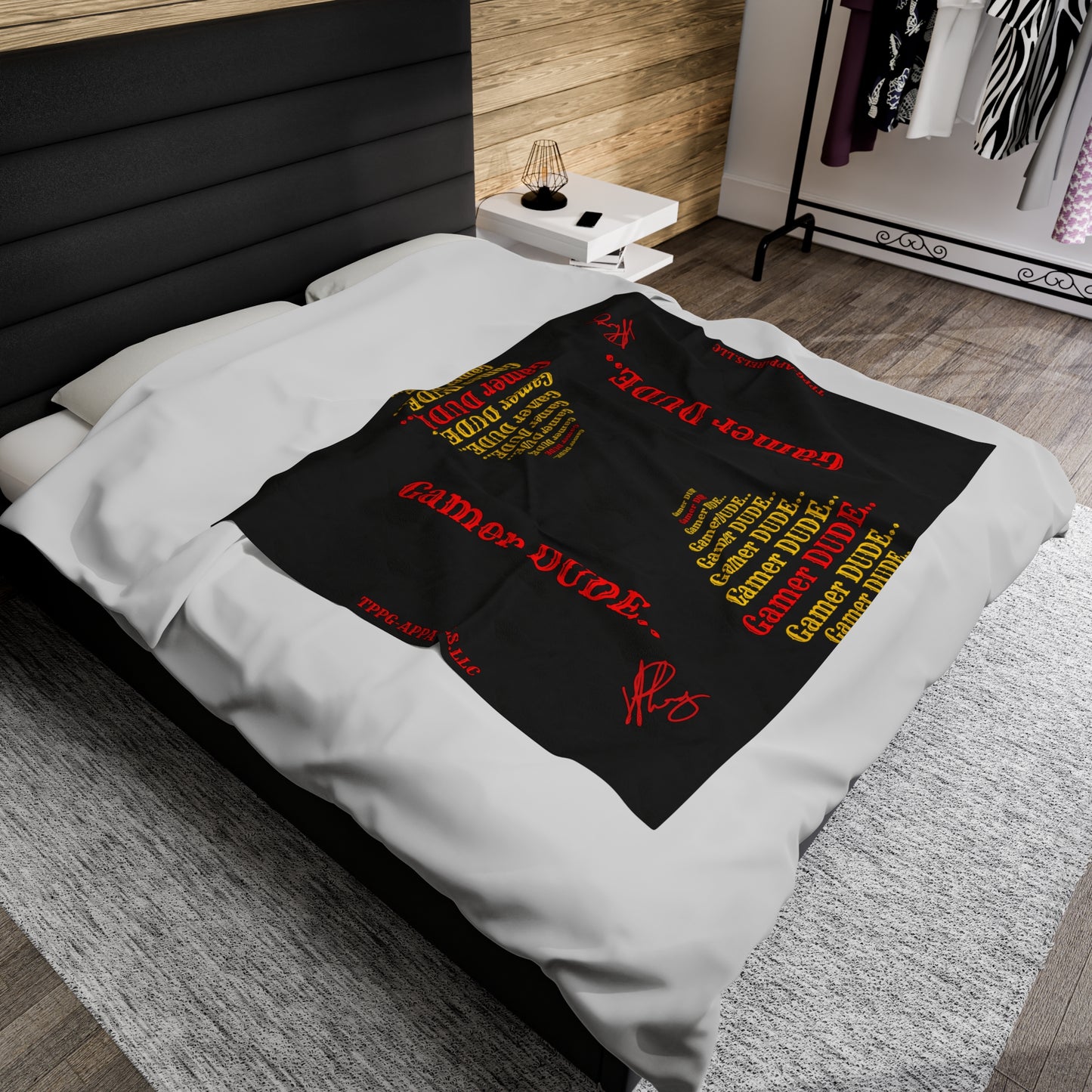 Hey guys another Bold Gamer Style Blanket from the "TPPG-Apparels" Brand Presents one of it's koolest designs on this Black Velveteen Plush Blanket